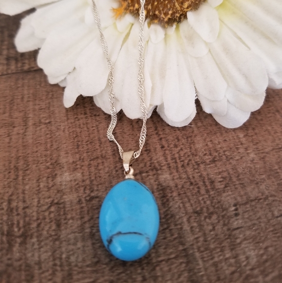 Turquoise pendant on chain - Picture 5 of 9